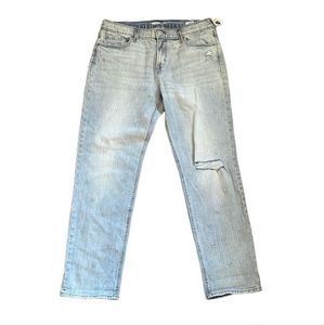 Old Navy Light Blue Embroidered Leg Distressed Mid Rise Boyfriend Jeans size 8